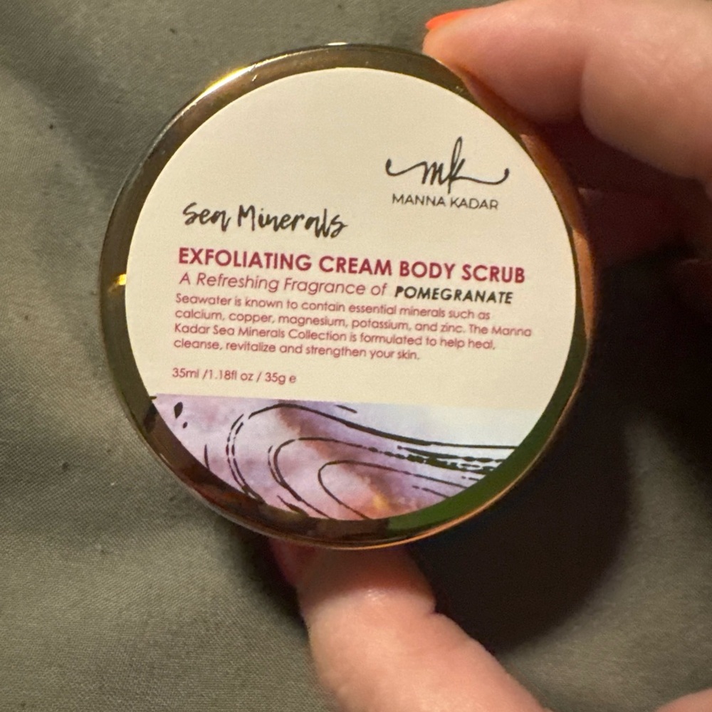 Manna Kadar Sea Minerals Exfoliating Cream Body Scrub - Gold